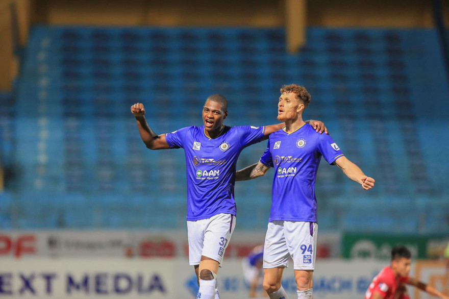 Thắng đậm Sài Gòn FC, HLV Hà Nội vẫn không hài lòng với ngoại binh 