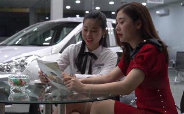 Người tiêu dùng có được hưởng lợi từ việc giảm 50% phí trước bạ ôtô? (Ảnh minh họa).