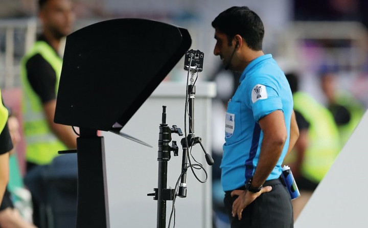 Giới chuyên môn lên tiếng về tình huống VAR dẫn đến bàn thua của Việt Nam