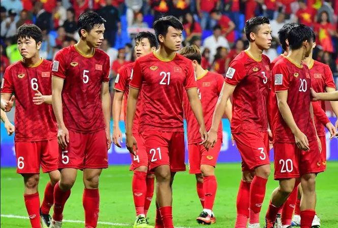 Bộ trưởng Bộ VH-TT&DL khen ngợi tinh thần thi đấu của đội tuyển