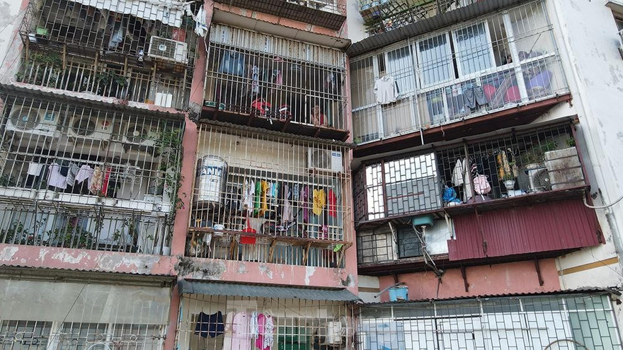 Bất an nhìn 'chuồng cọp' bủa vây nhà cao tầng ở Hà Nội