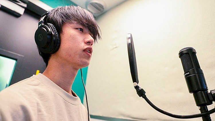 Trong một buồng karaoke dành cho một người ở Tokyo. Ảnh: BBC.