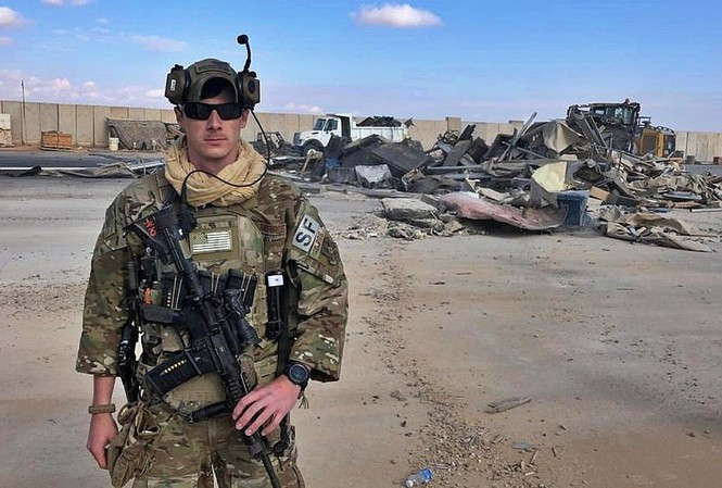 Căn cứ Ain al-Asad thiệt hại nghiêm trọng sau vụ tấn công của Iran hôm 8/1. Ảnh: AP