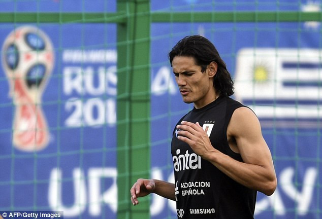 Bí ẩn tứ kết World Cup 2018: Uruguay có dùng 'đại pháo' Cavani?