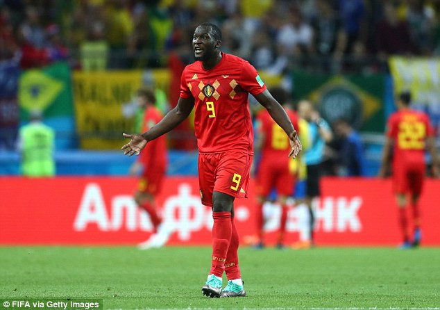 Lukaku đấu Brazil như thanh thiếu niên đá bóng với... nhi đồng