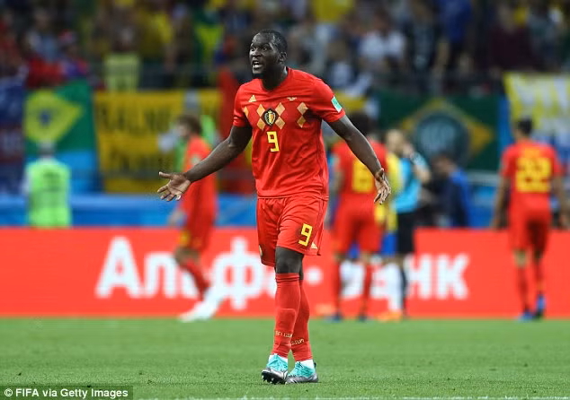Lukaku đấu Brazil như thanh thiếu niên đá bóng với... nhi đồng