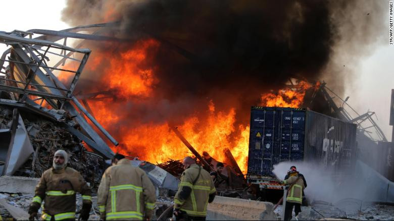 Vụ nổ kinh hoàng ở Beirut chiều tối qua. Ảnh: STR,