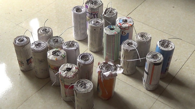 Số pháo cơ quan chức năng thu tại nhà Quân.