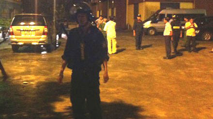 Lực lượng công an tại cuộc vây bắt