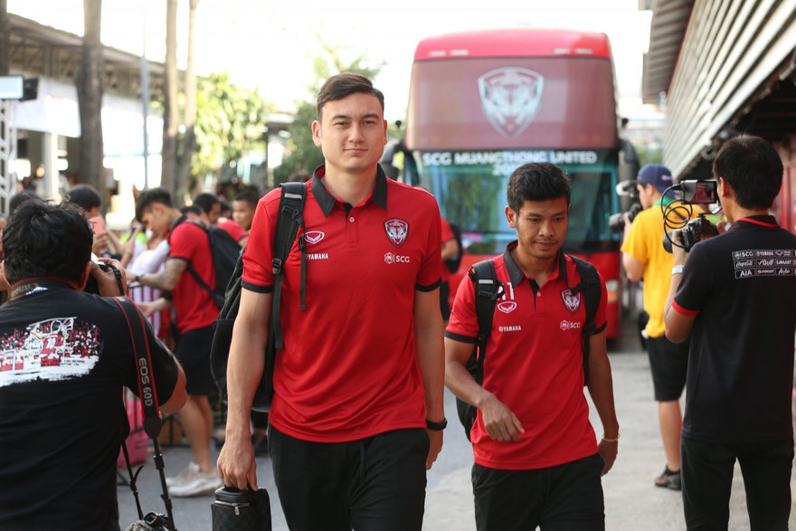 Văn Lâm giữ sạch lưới, Muangthong thắng đậm ở Thai League