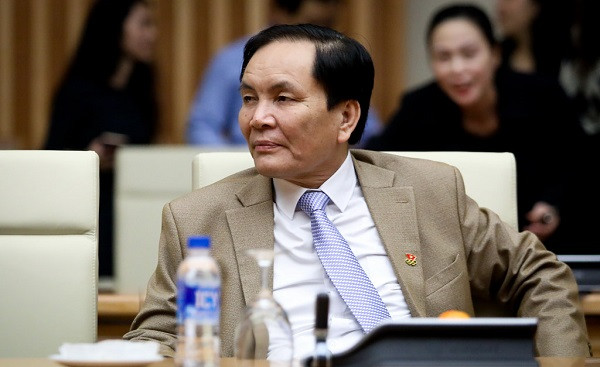 Ông Cấn Văn Nghĩa