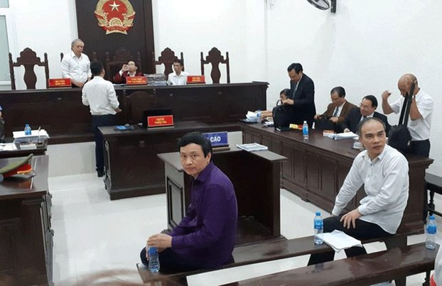 Các bị cáo tại toà.