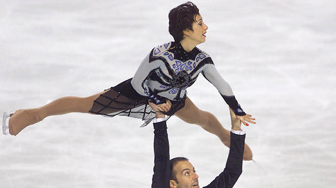 Scandal lạm dụng tình dục liên quan đến cựu VĐV Abitbol đặt ra những dấu hỏi về các vụ việc ở môn trượt băng.