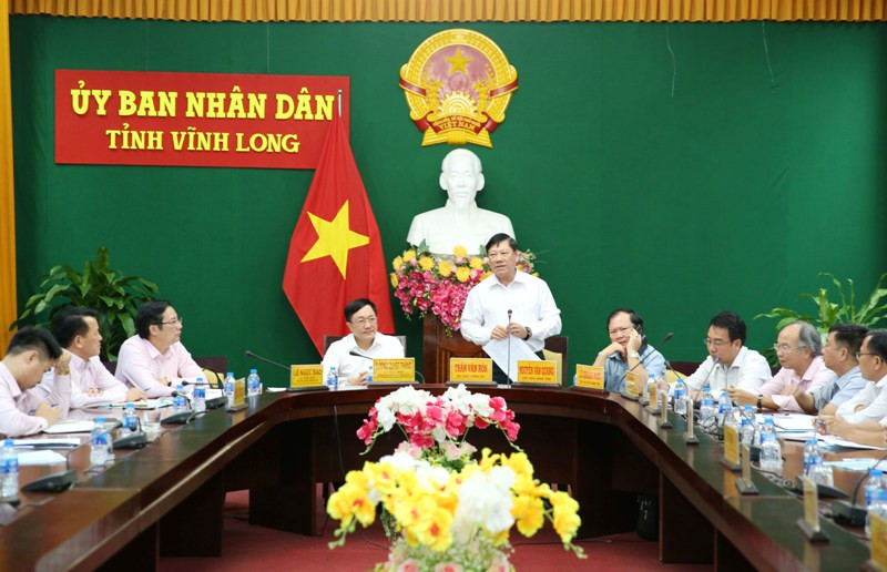 Quang cảnh buổi làm việc