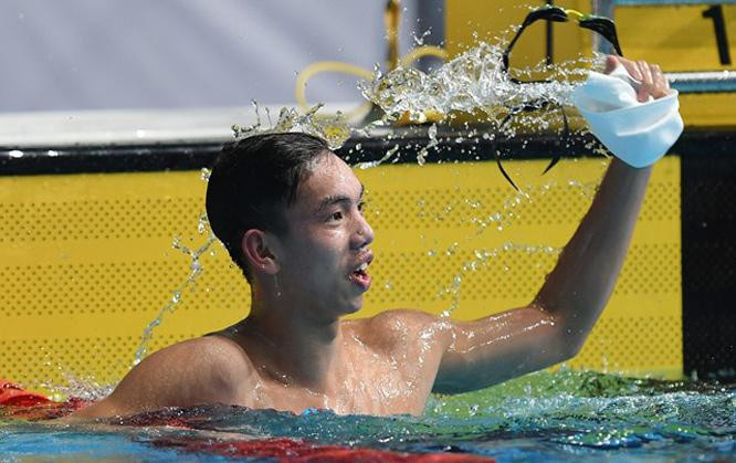 'Rái cá sông Gianh' Huy Hoàng bơi ra biển lớn