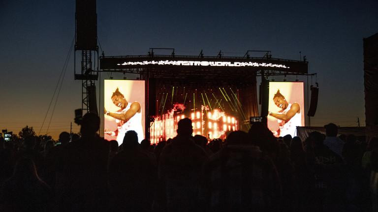 Ca sĩ Lil Baby trình diễn tại lễ hội Astroworld ngày 5/11. Ảnh: AP