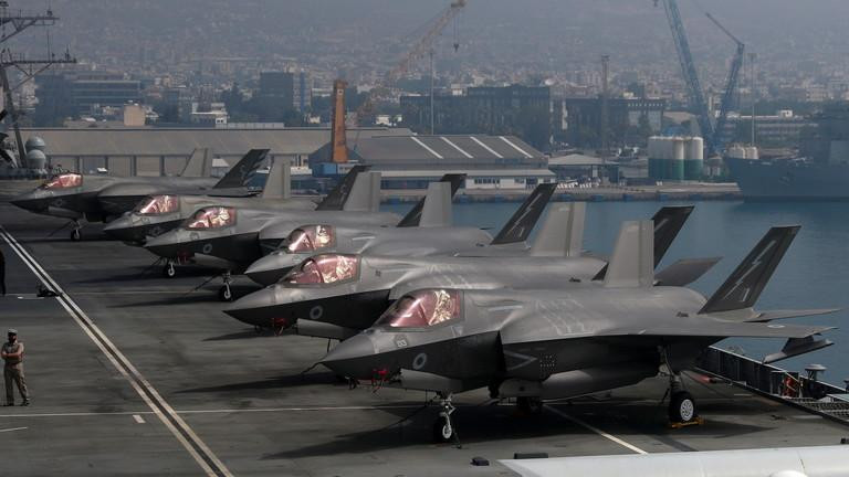 Máy bay F-35B trên tàu HMS Queen Elizabeth. Ảnh: Reuters