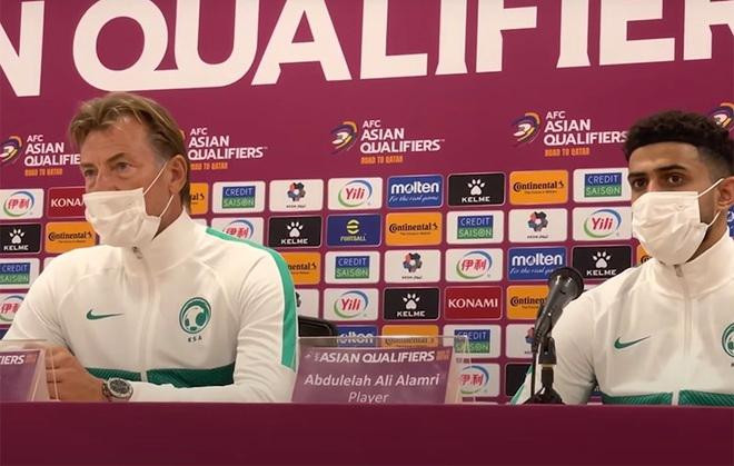 HLV Herve Renard phát biểu trong buổi họp báo 