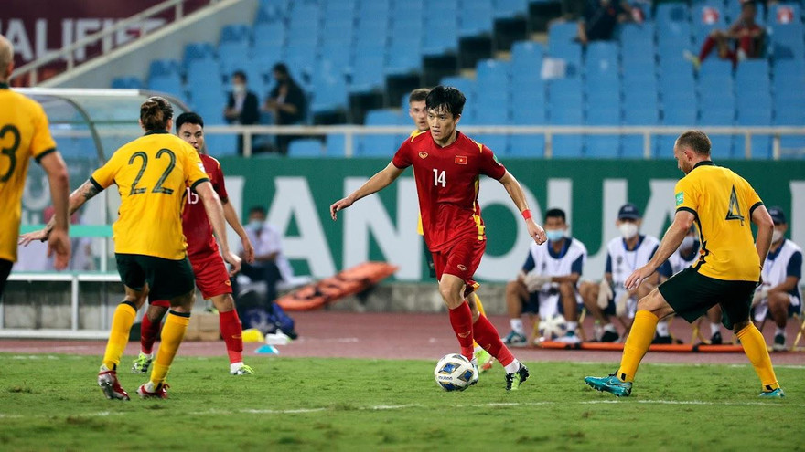 Hoàng Đức chơi nổi bật ở trận gặp Australia. Ảnh: Mạnh Thắng