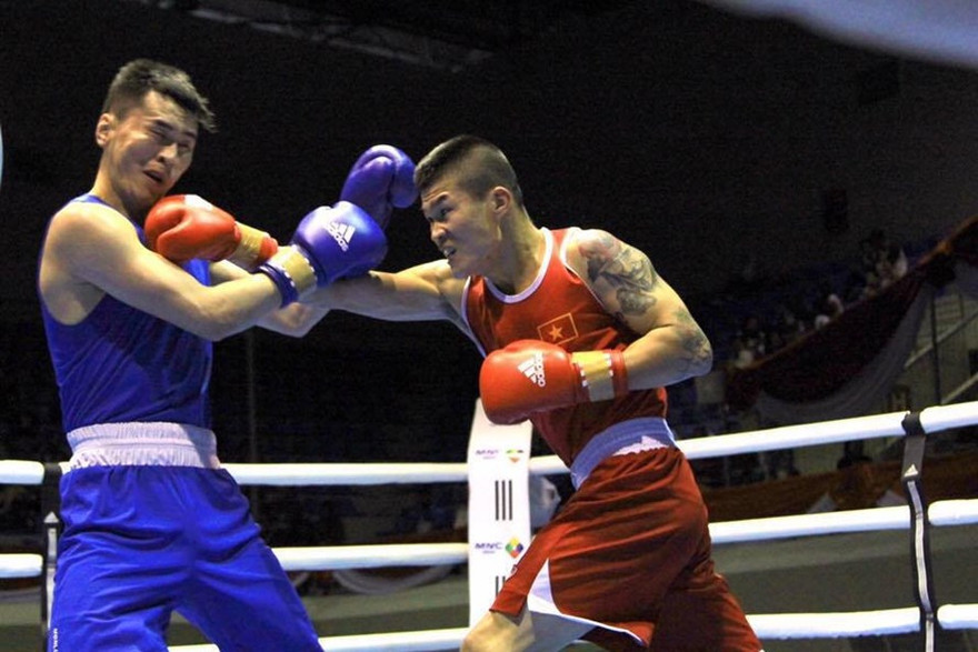 Trương Đình Hoàng (đỏ)