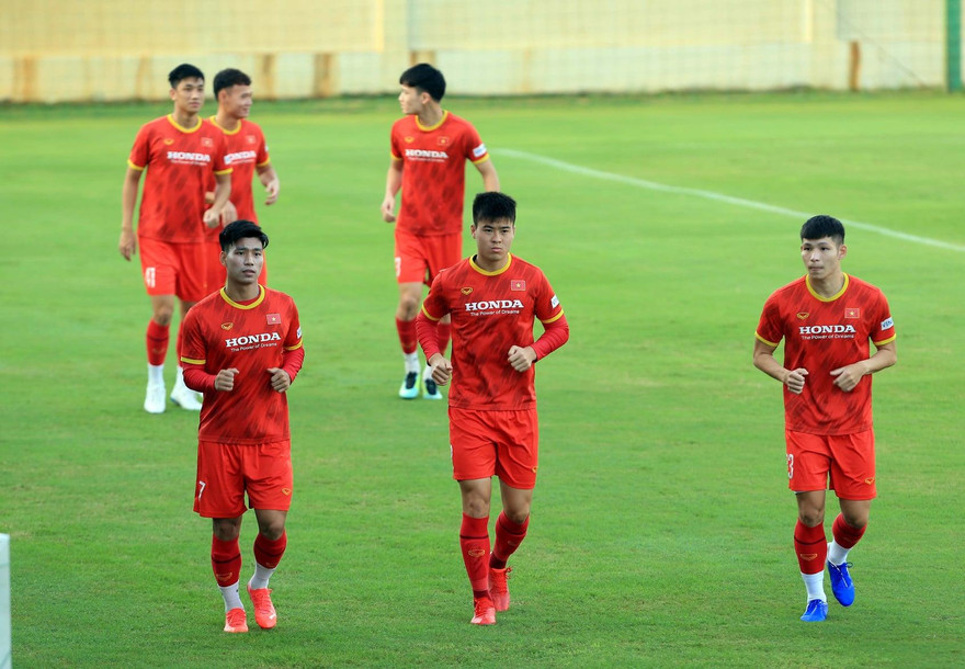 ĐT Việt Nam đẩy mạnh rèn kỹ chiến thuật chuẩn bị cho trận gặp Trung Quốc.