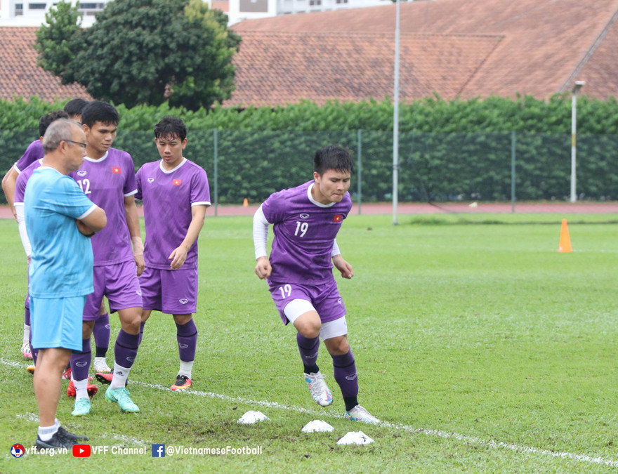 HLV Park Hang-seo dặn dò học trò giữ 'trái tim nóng và cái đầu lạnh' khi đấu Thái Lan 