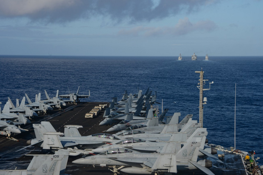 Tàu sân bay USS Harry S Truman ngày 11/4. Ảnh: Hải quân Mỹ