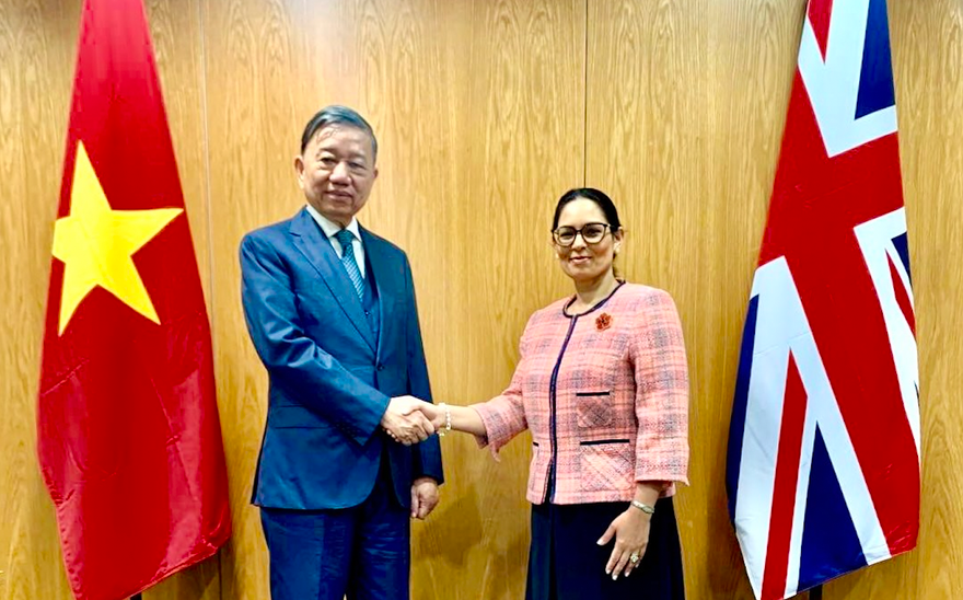 Đại tướng Tô Lâm Bộ trưởng Bộ Công an và bà Priti Patel, Bộ trưởng Bộ Nội vụ (Anh).