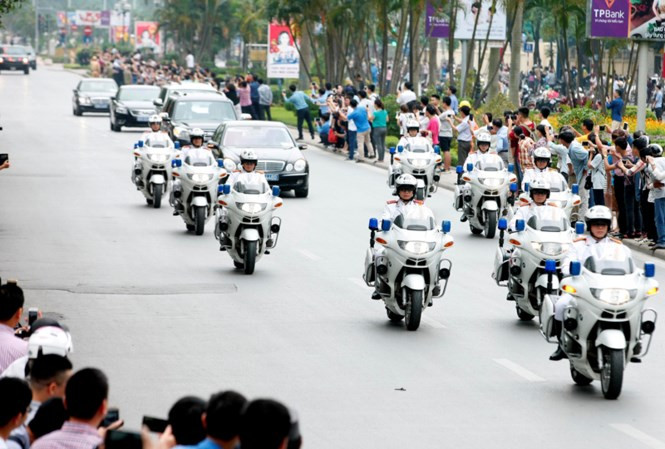 CSGT Hà Nội dẫn đoàn cựu Tổng thống Mỹ Barack Obama năm 2016. Ảnh: Hồng Vĩnh