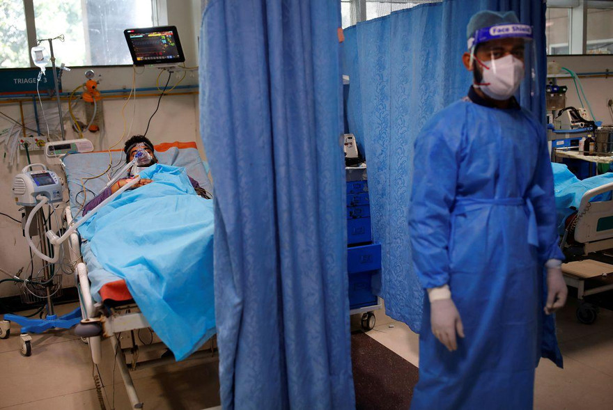 Bệnh nhân COVID-19 ở Ấn Độ. Ảnh: Reuters