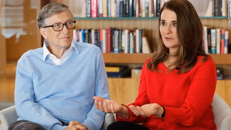 Tỉ phú Bill Gates và vợ Melinda. Ảnh: AP