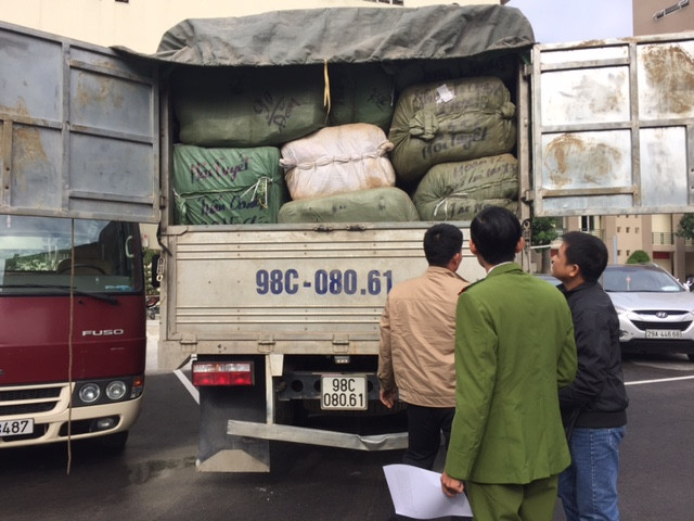 Hàng hoá trên xe này có dấu hiệu sử dụng hoá đơn quay vòng