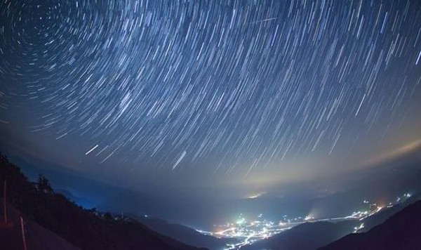 Đêm chủ nhật có mưa sao băng đẹp nhất năm