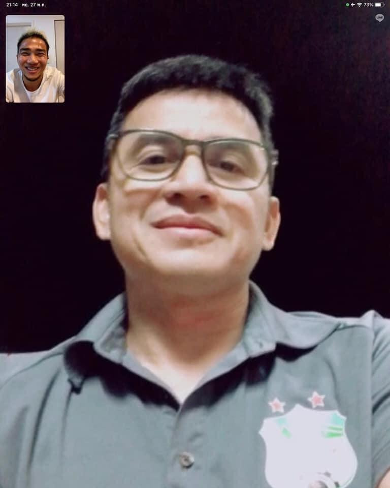 HLV Kiatisuk động viên Chanathip 