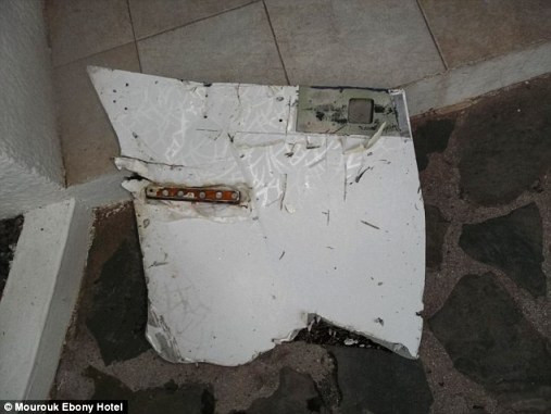 RADIO Thế giới 24h: Mảnh vỡ nghi của MH370 trên đảo Rodrigues 