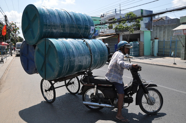 Mấy ngày qua người mua bồn chứa nước ở TP Rạch Giá tăng đột biến