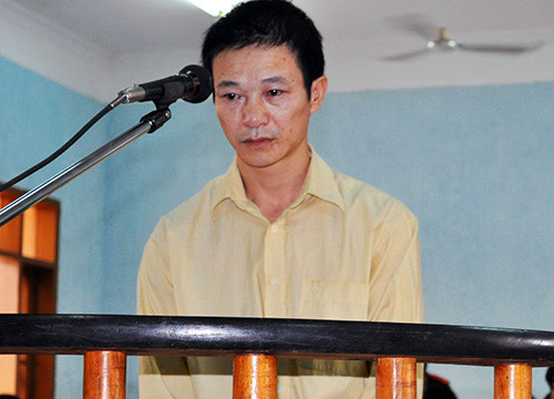 Vũ Văn Đản trước vành móng ngựa. Ảnh: Nhật Hạ/VnExpress