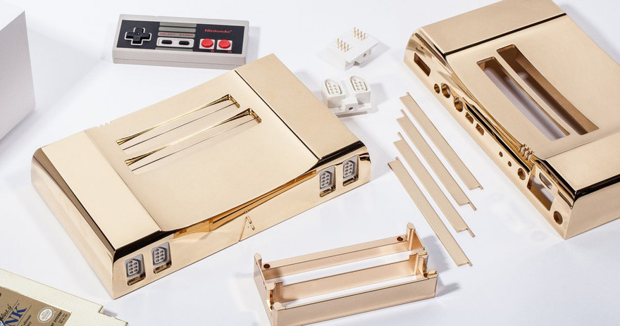 Lóa mắt với bộ trò chơi điện tử bốn nút phủ vàng