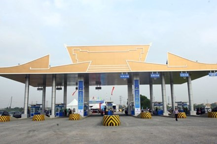 Xử phạt công ty xây ụ bê tông ngăn các phương tiện qua cầu