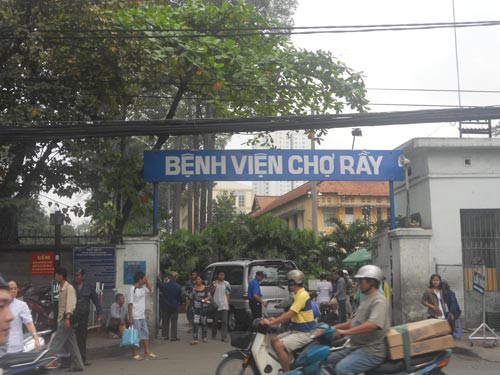 Nắng nóng, bệnh nhân đến khám tại Bệnh viện Chợ Rẫy tăng đột biến 