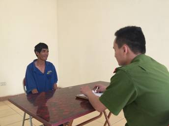 Đối tượng Nho khai nhận hành vi phạm tội với cơ quan điều tra. Ảnh: H.Anh