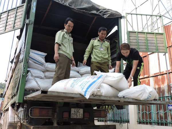 Xe tải chở 20 tấn đường lậu