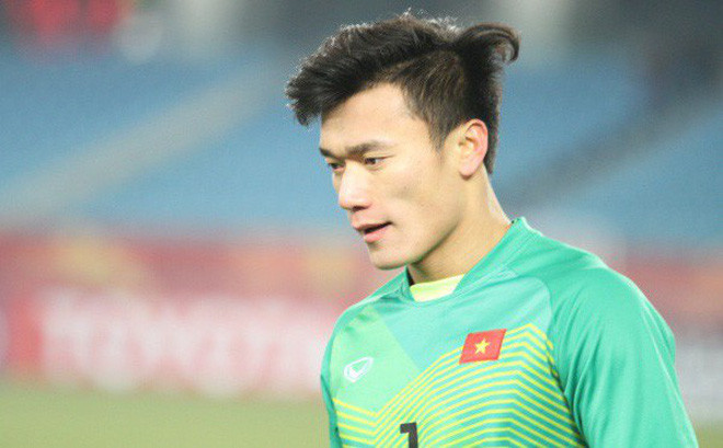 Bùi Tiến Dũng lọt Top 3 thủ môn yêu thích nhất Đông Nam Á