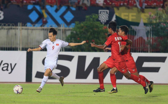 Bàn thắng không được công nhận, Văn Toàn than 'số mình quá đen'