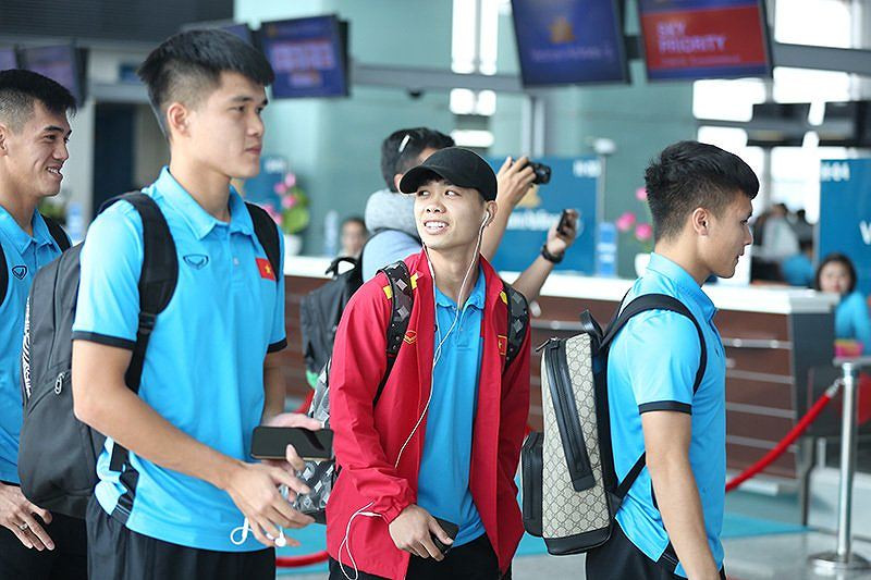 Tuyển Việt Nam lên đường sang Philippines