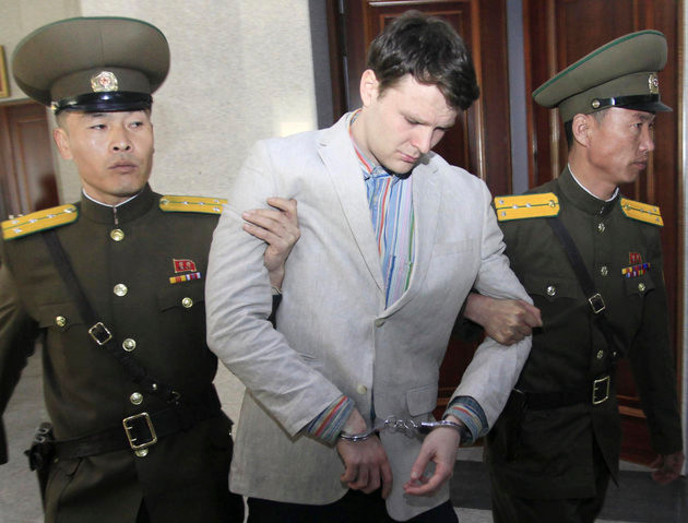 Sinh viên Otto Warmbier tại tòa án Triều Tiên.