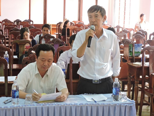 Ông Tâm giám đốc BVĐK huyện Cư Kuin tại cuộc họp