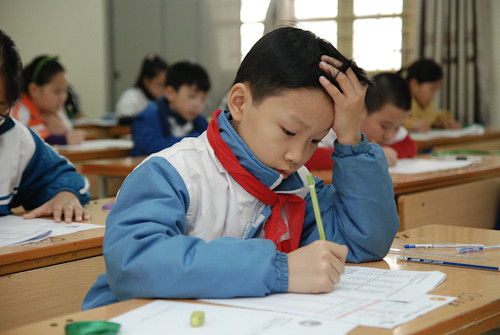 Thí sinh tập trung làm bài thi