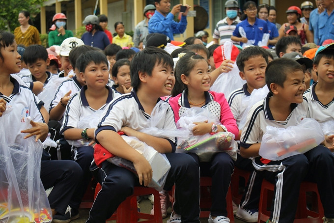 Trao một cuốn sách–Tặng một tương lai: Hoàn thành sứ mệnh lan tỏa yêu thương