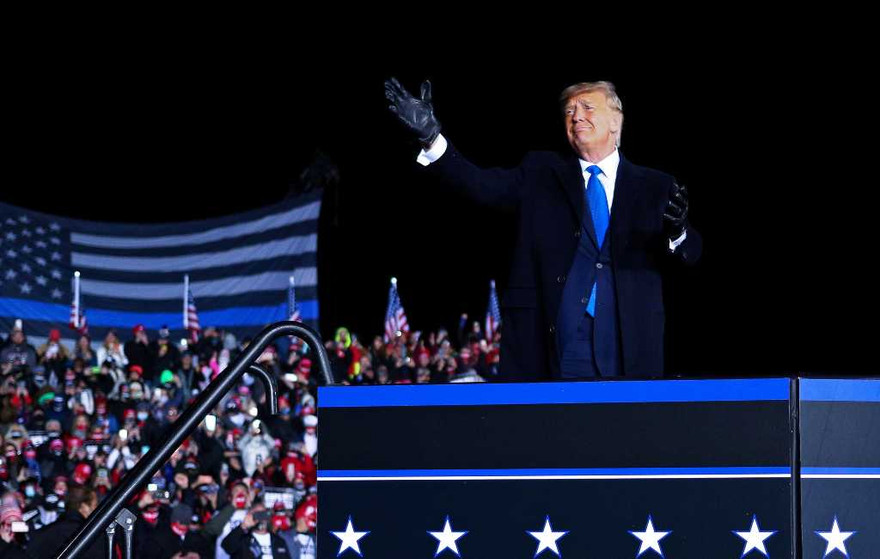 Ông Trump phát biểu ở Wisconsin ngày 24/10. Ảnh: Reuters